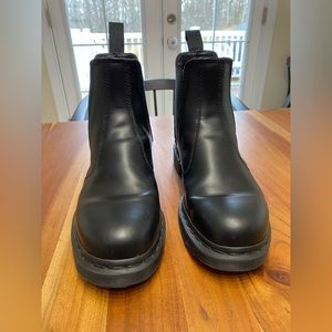 Doc Martens 2976 Mono Smooth Leather Chelsea Boots Size 9 *SOLD OUT ONLINE*